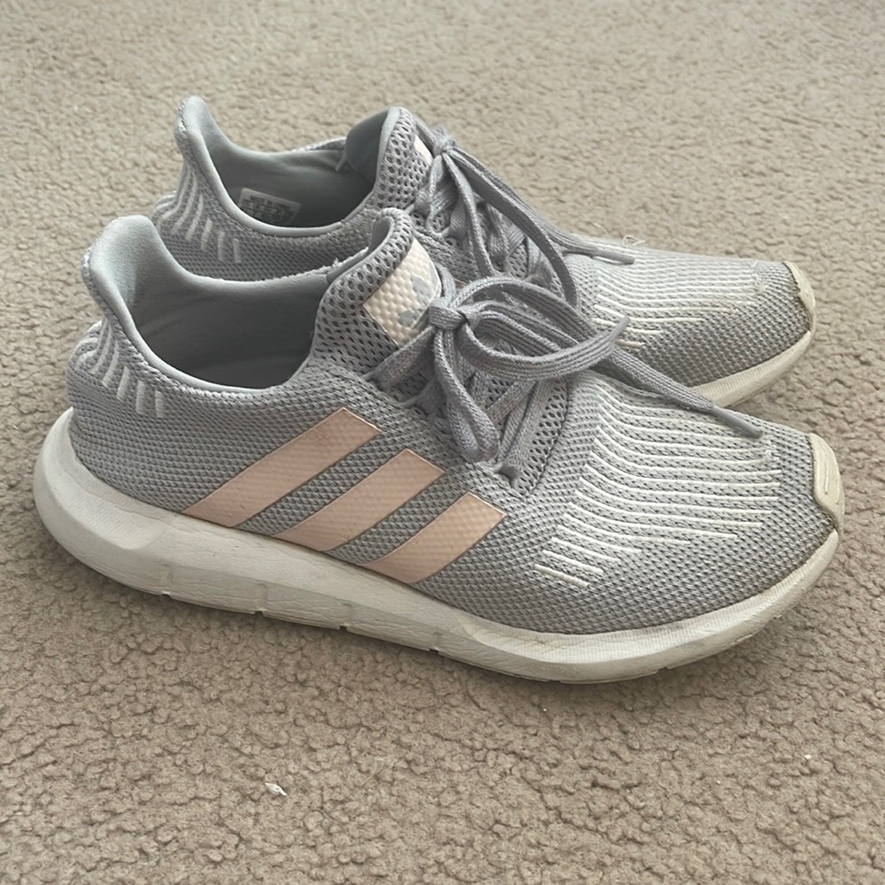 Adidas Sneakers